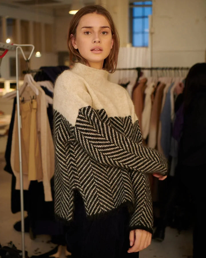 Elegante suéter de cuello alto para mujer, cálido y cómodo